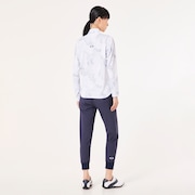 Elevate LS Essence Mock - White Print