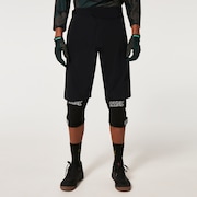 Factory Pilot Rc Short - Blackout