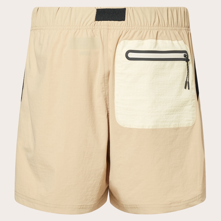 Latitude 18" Short - Humus