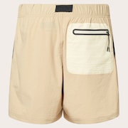 Latitude 18" Short - Humus