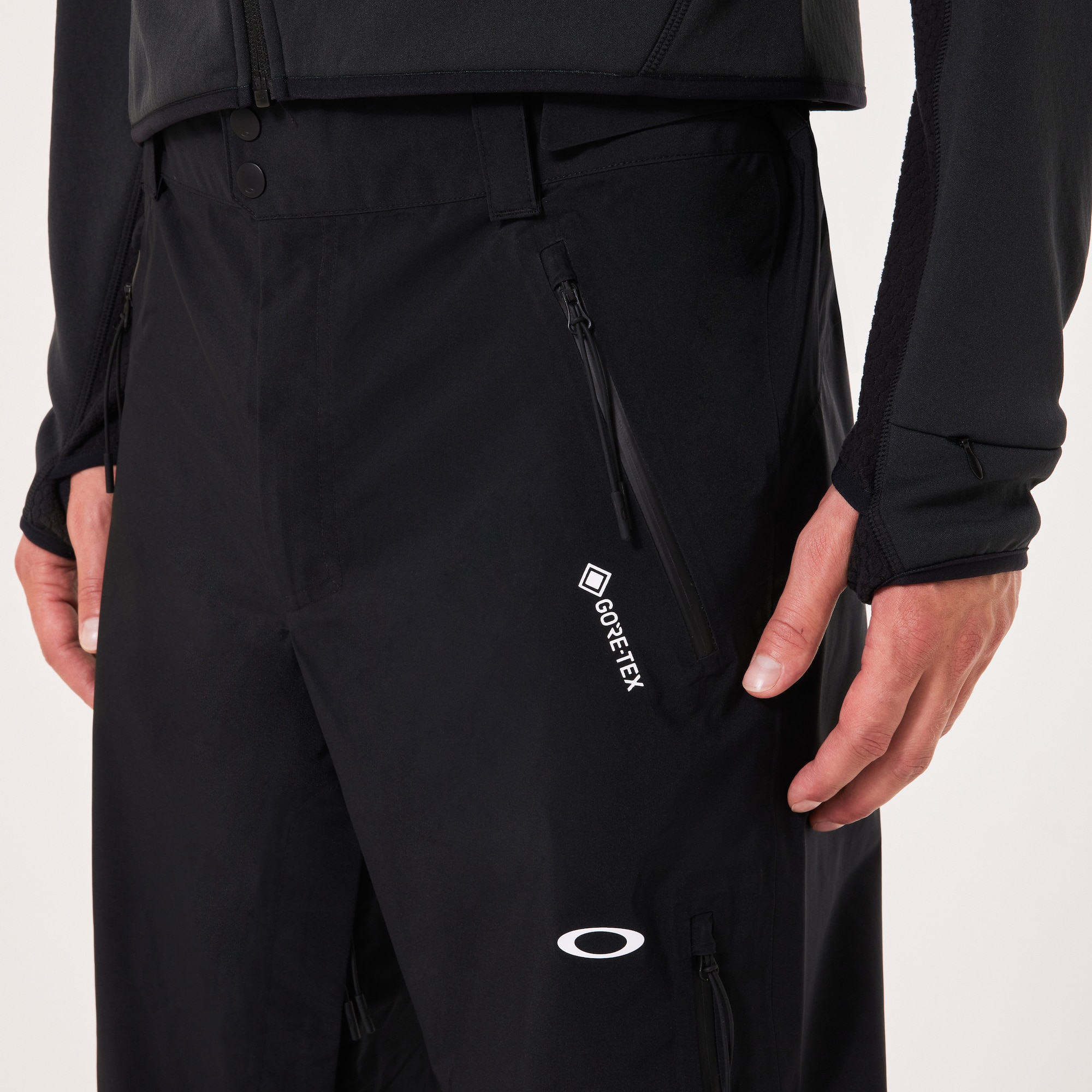 Oakley Unbound Gore-Tex Shell Pant 2.0 in Blackout | Oakley® US