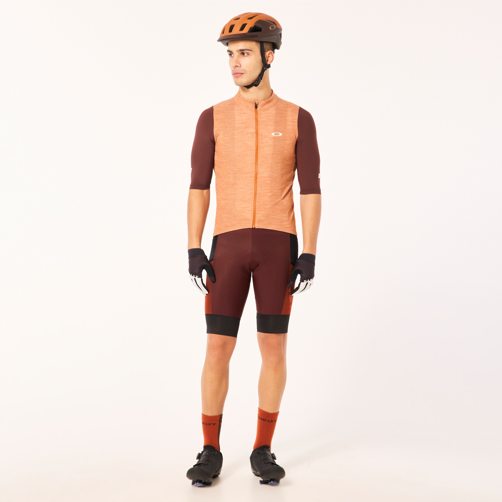 ウェア Oakley Off Grid Cargo Bib Short FOA405436__9B2_omfb1.png?