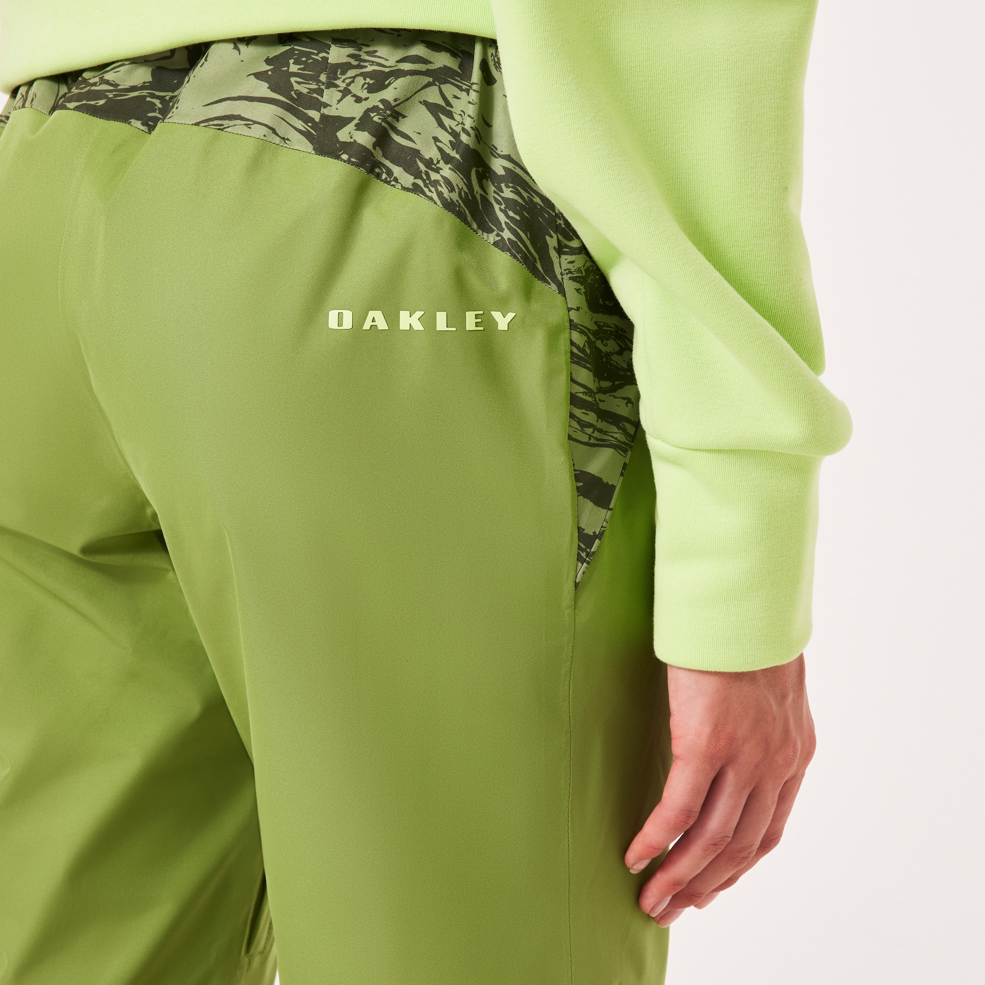Oakley Tc Juno Reduct Shell Pant 2.0 in Duality Swirl Double Green
