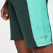 Seeker '75 Short - Hunter Green