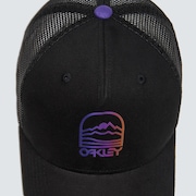 Gradient Mountain Hat - Blackout