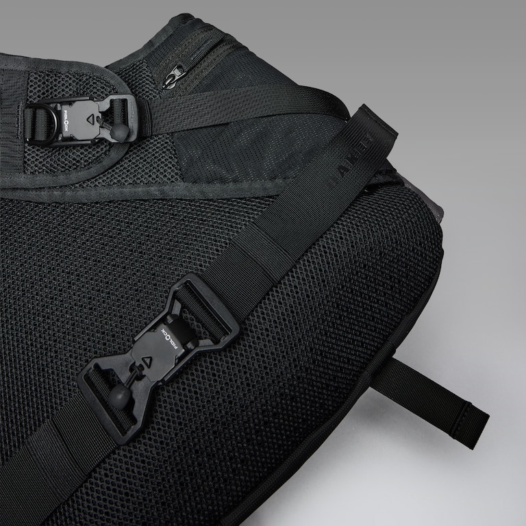 Latitude Sling Pack - Granite Gray