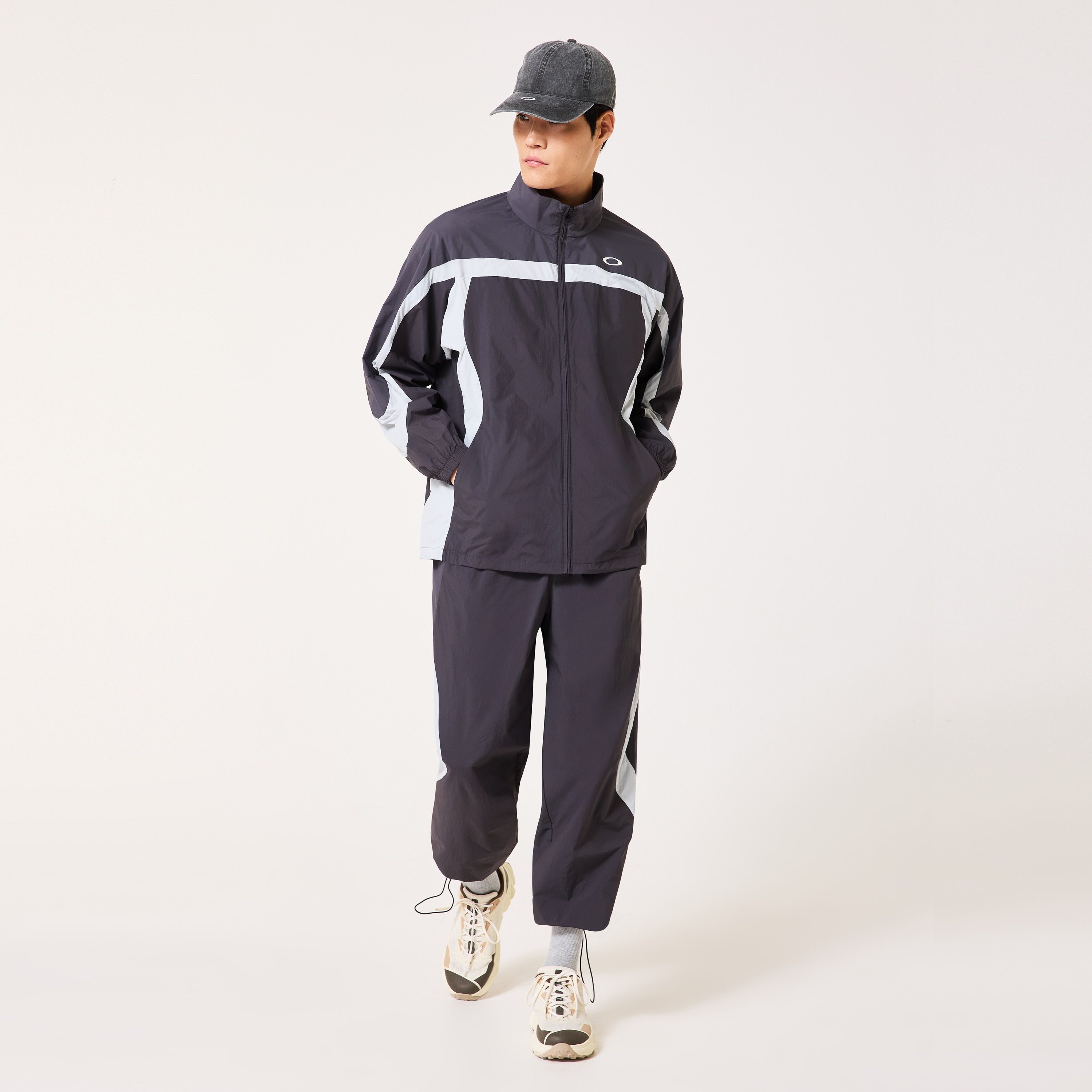 Oakley New Retro Wind Jacket 3.0 in Phantom | Oakley® JP