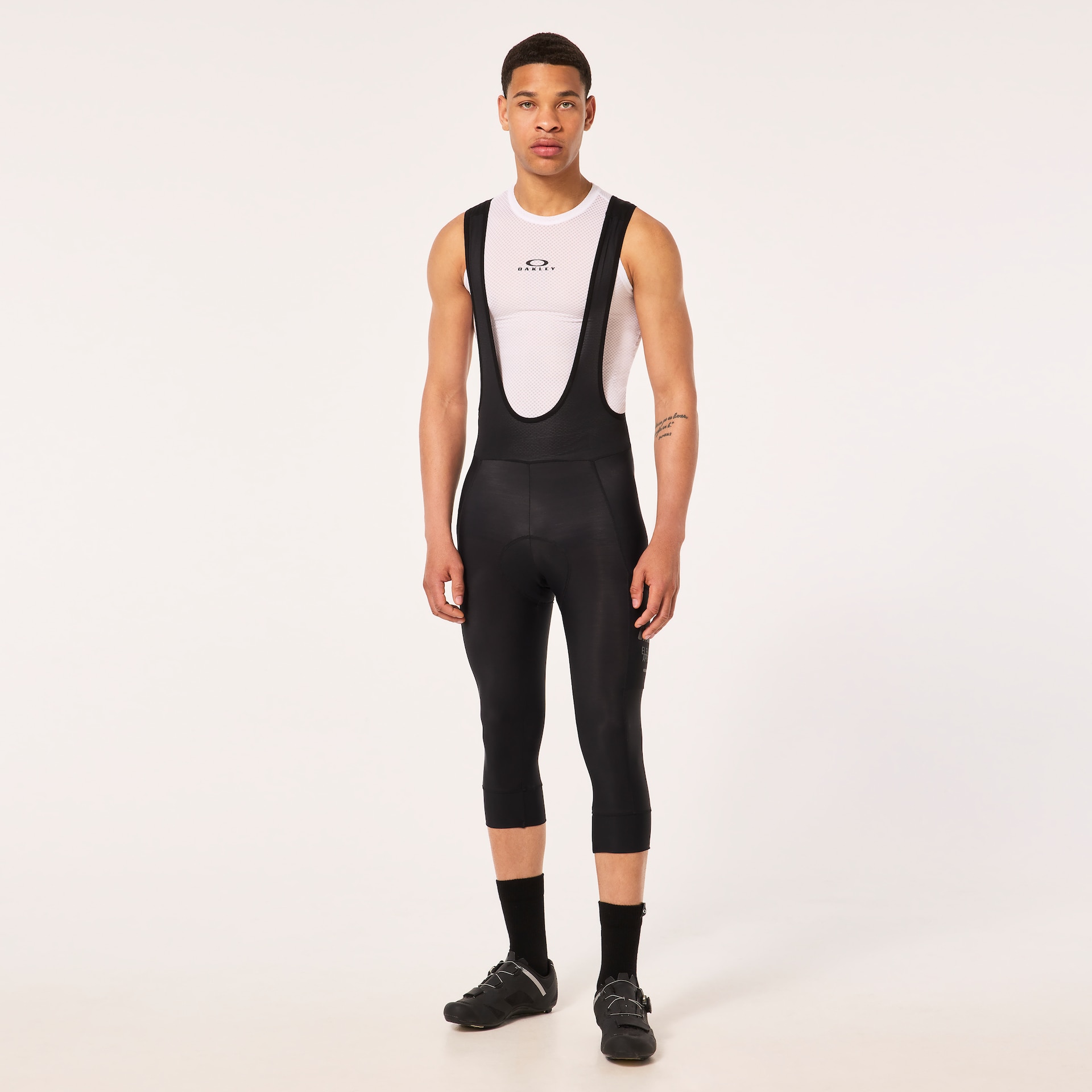 Oakley Endurance Cargo Bib Knicker 2.0 in Blackout | Oakley