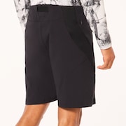 Latitude Arc Short - Blackout