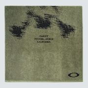 Scatter Skull Towel - New Dark Brush