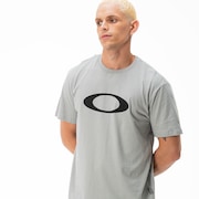 Camiseta O-Ellipse Tee - Cement