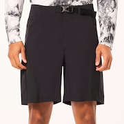 Latitude Arc Short - Blackout