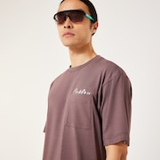 En New Retro Tee Foothill 2.0 - Deep Plum