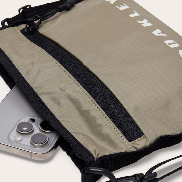 Essential Shoulder Pouch