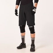 Element Short - Blackout