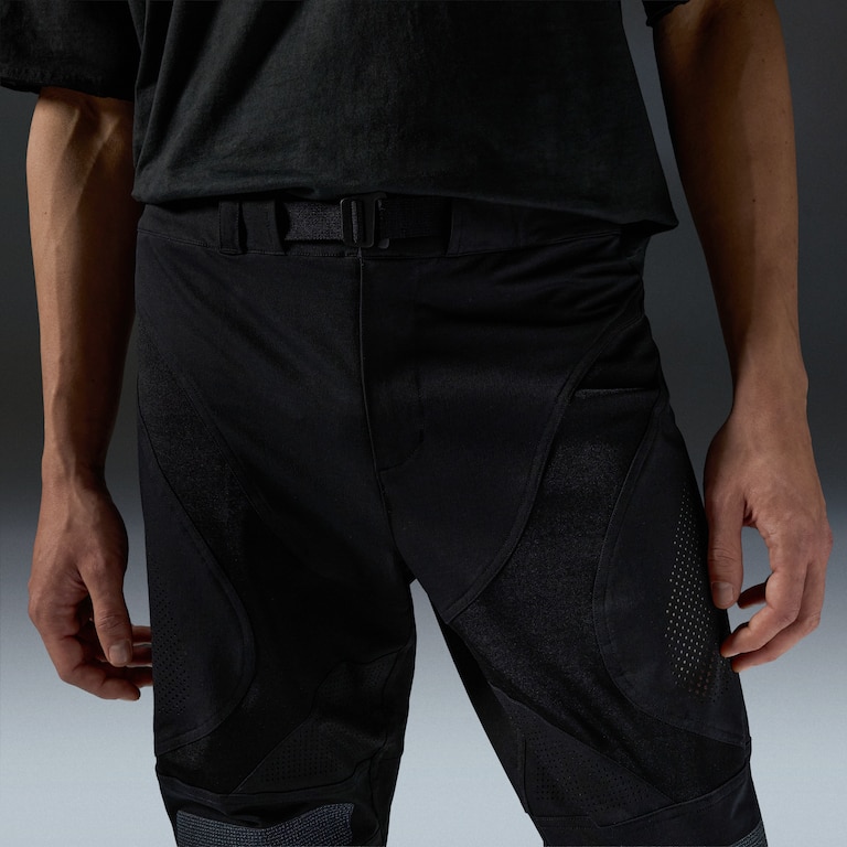 Latitude Veil 3/4 Short - Pitch Black