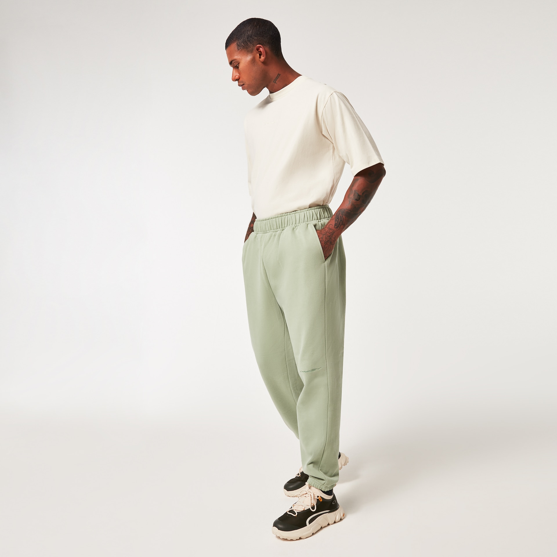 Oakley Soho Sl Sweatpant 2.0 in New Jade | Oakley® US
