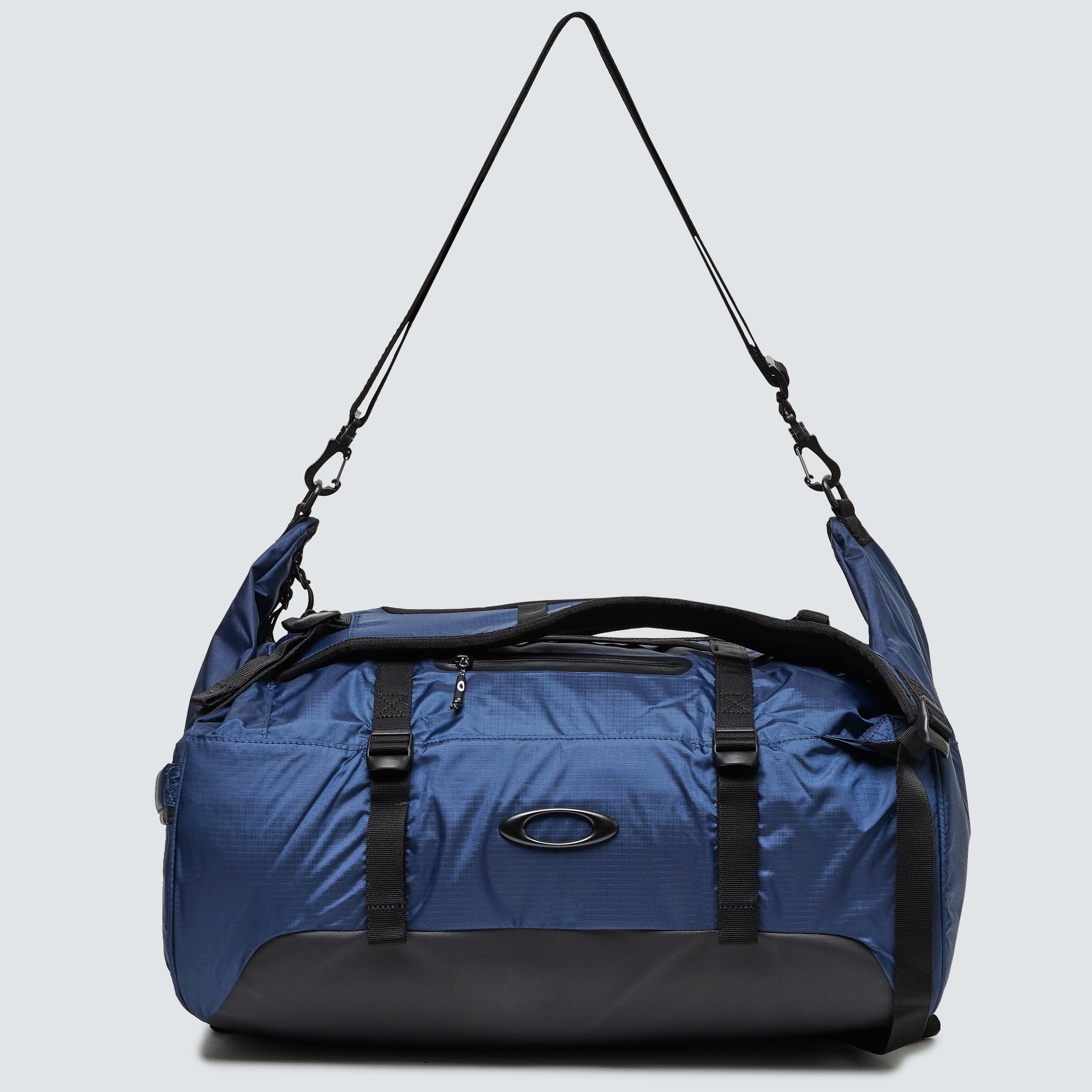 Oakley Outdoor Duffle Bag in Universal Blue | Oakley® US