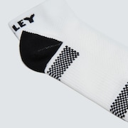 Ribbed Ellipse Short Socks - White