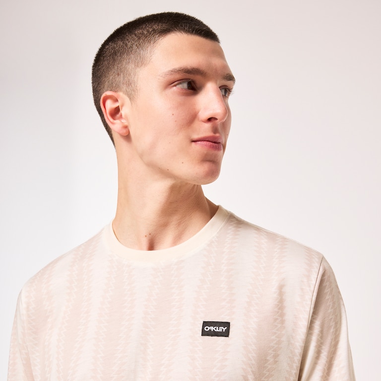 Vertical Sets Tee - Humus Zig-Zag Print