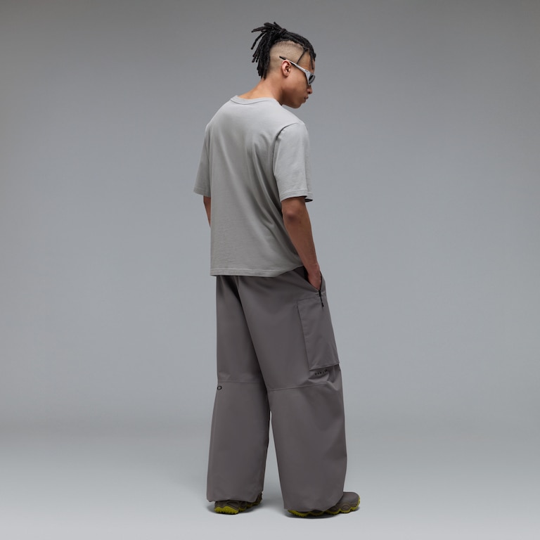 Metal Rise Tee - Cement
