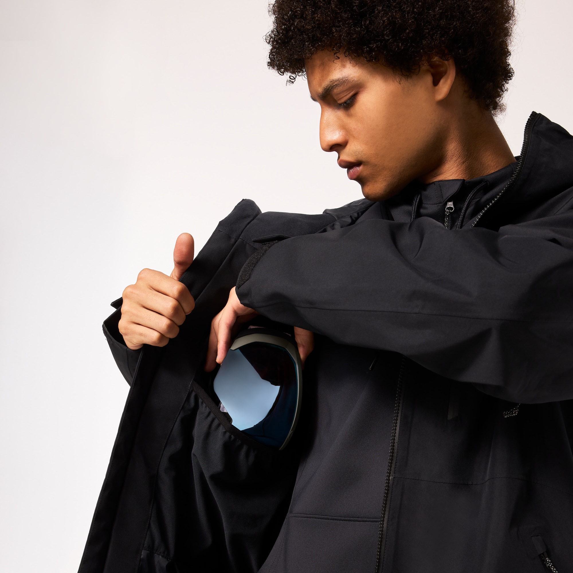 Oakley Unbound Gore-Tex Shell Jacket in Blackout | Oakley® JP