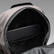 Enduro 20L Backpack - Granite Gray