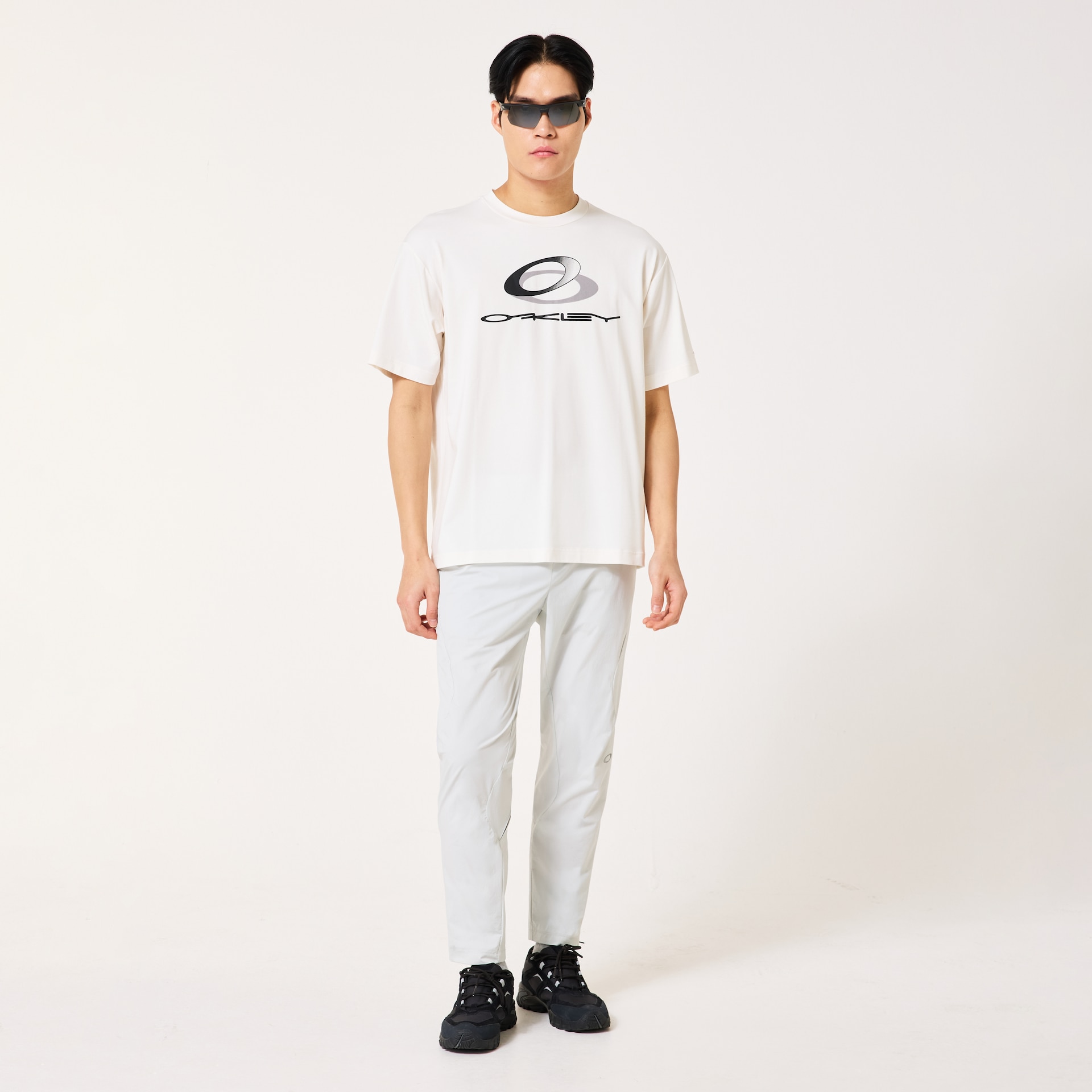 Oakley New Retro Tee Stretch 3.0 in Ceramic White | Oakley® JP