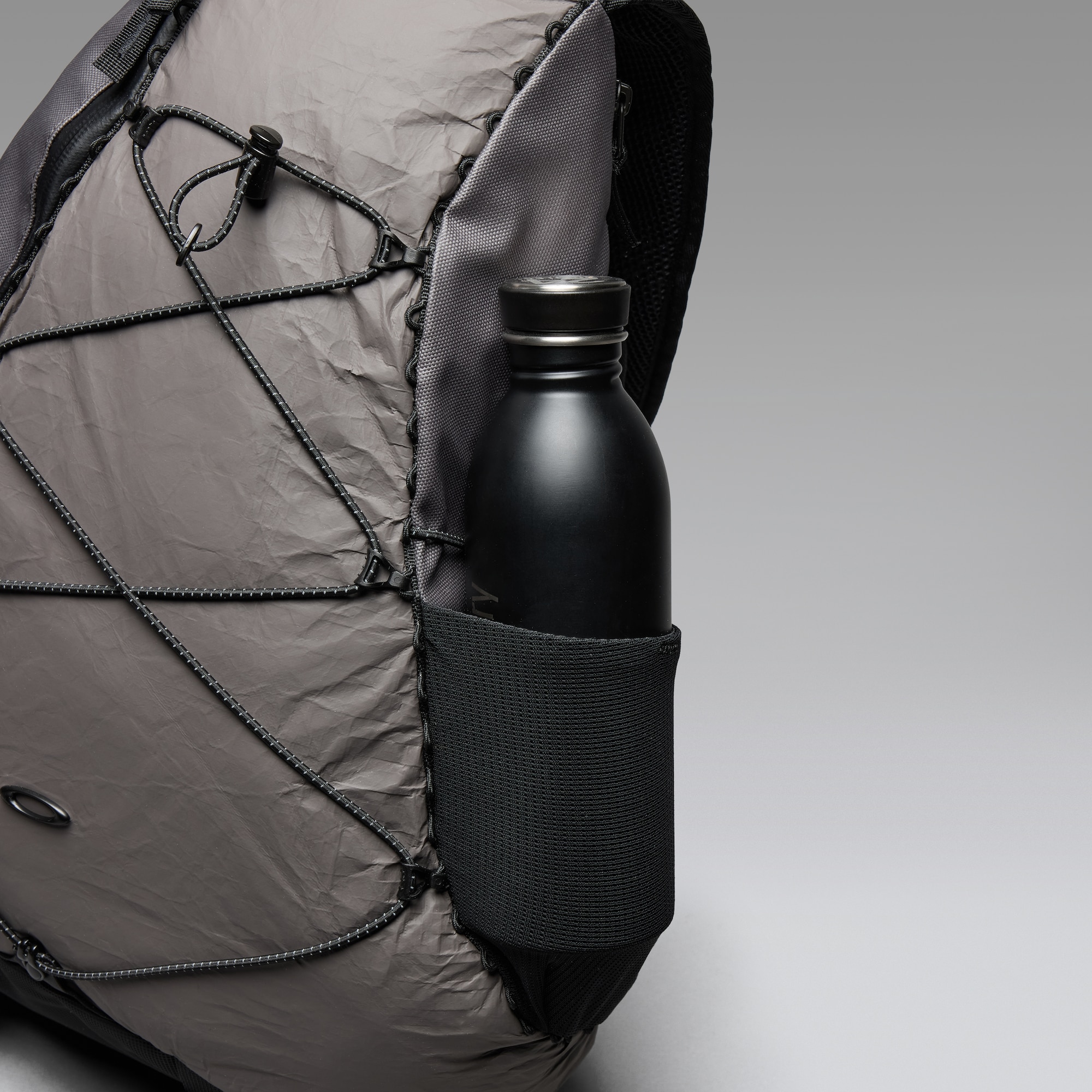 Oakley Latitude Sling Pack in Granite Gray | Oakley® US