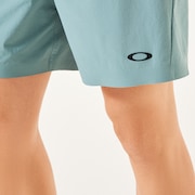 Performance Hybrid Short - Pacific