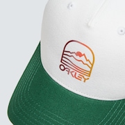 Gradient Mountain Hat - White/Hunter Green