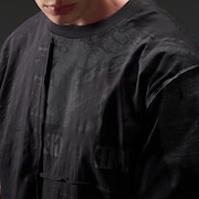 Reserve Strato Panels Tee - Pitch Black