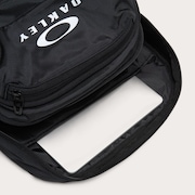 Essential Day Pack M 9.0 - Blackout