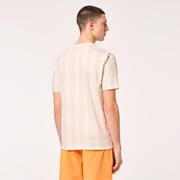 Vertical Sets Tee - Humus Zig-Zag Print