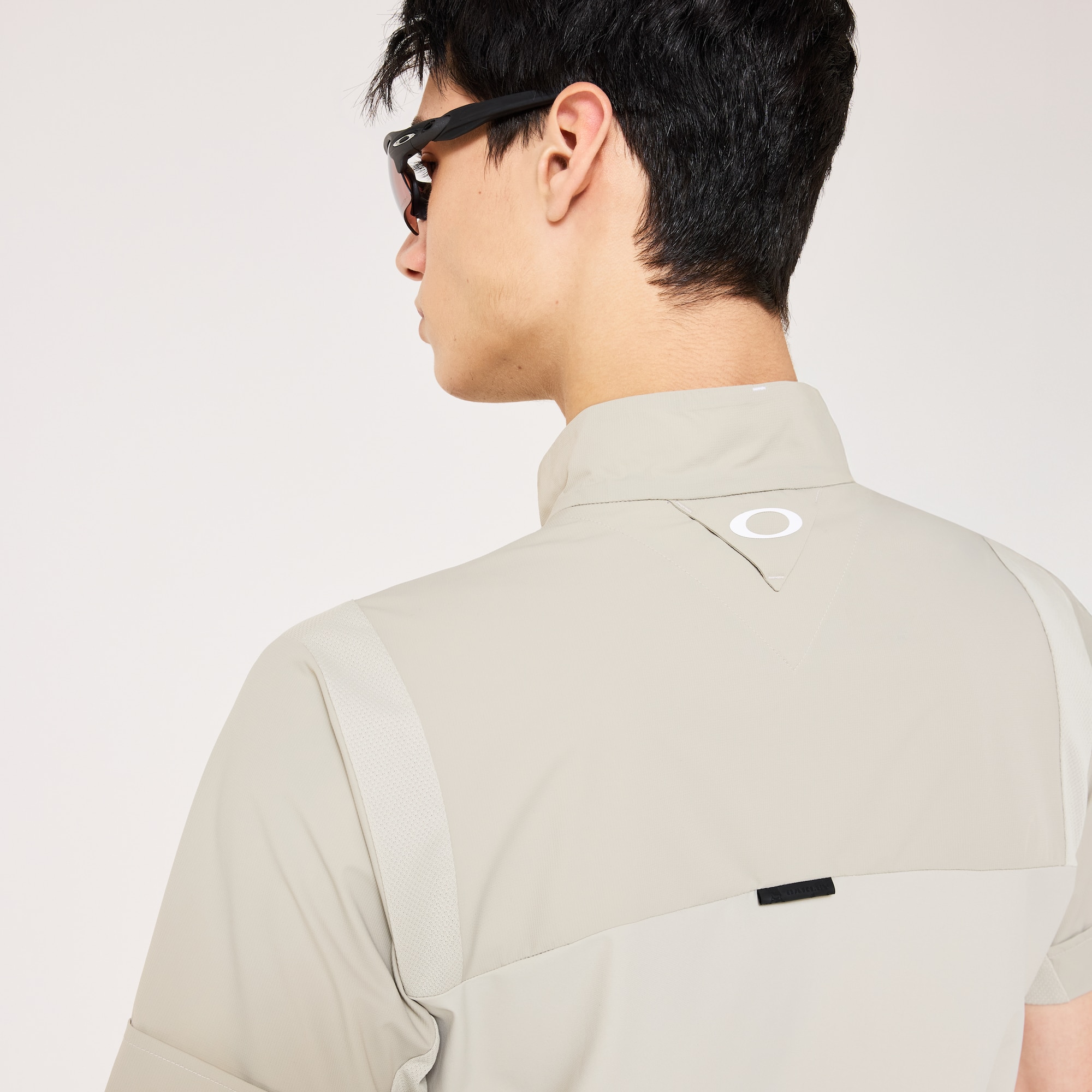 Oakley Skull Cool Stretch Hybrid Mock in Desert Sand | Oakley® JP