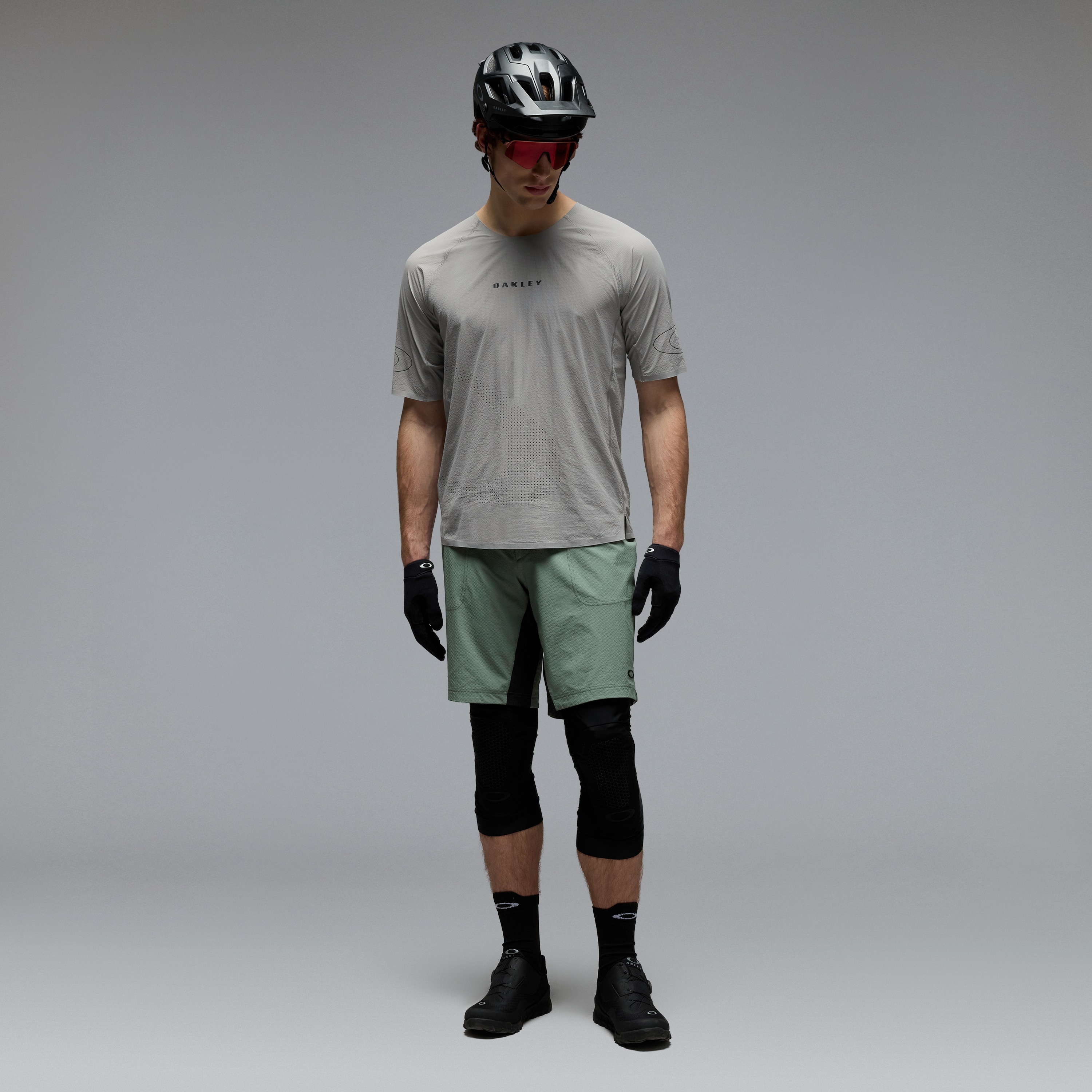 パンツ oakley check short pants FOA407900__74O_omfr1.png