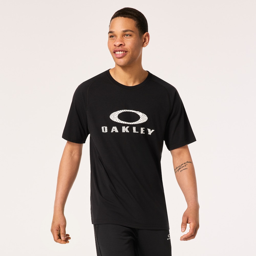 Oakley New Enhance T-Shirt in Blackout | Oakley® US