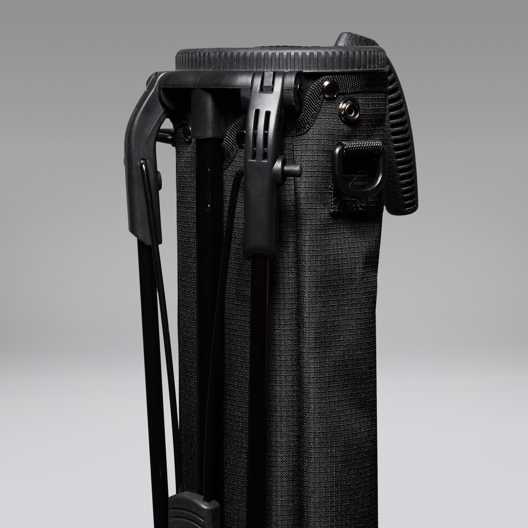 Oakley Stand Club Case 19.0 Fw in Pitch Black | Oakley® US