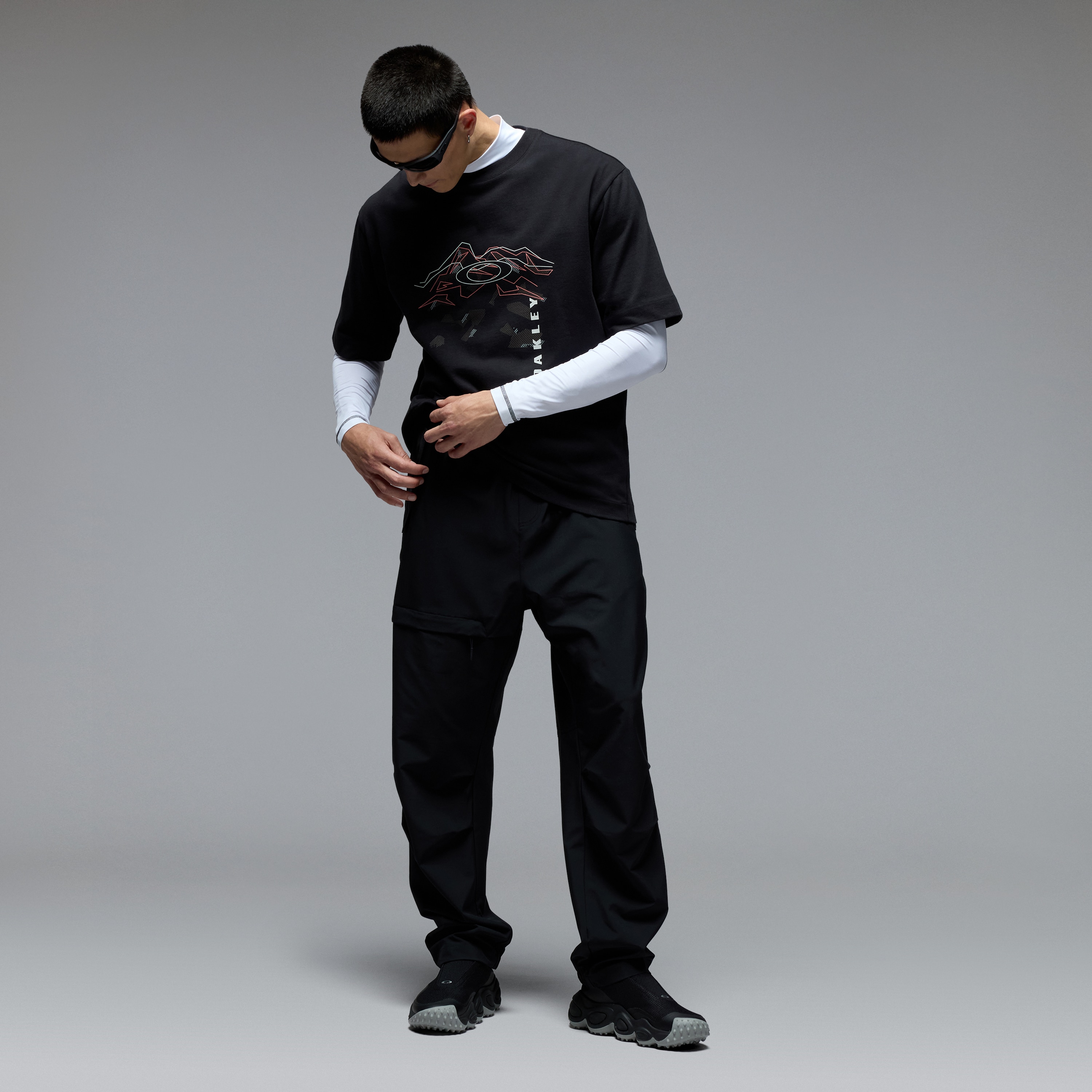 Oakley Mtn Ridge Tee in Pitch Black | Oakley® | Official Oakley