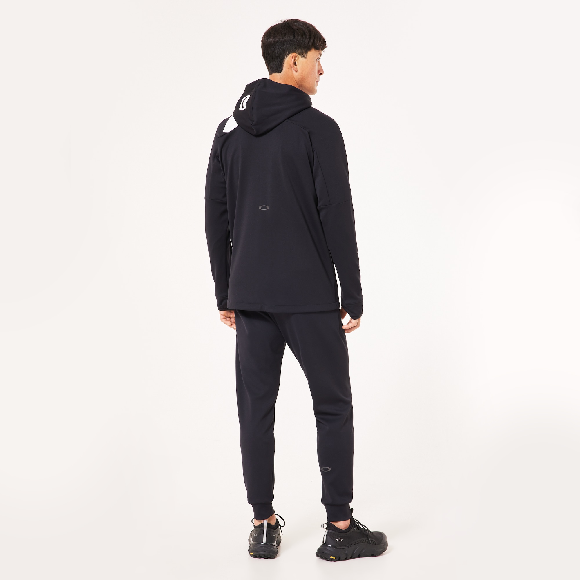 Oakley En 3RDG Synchronism Jacket 7.7 in Blackout | Oakley® JP