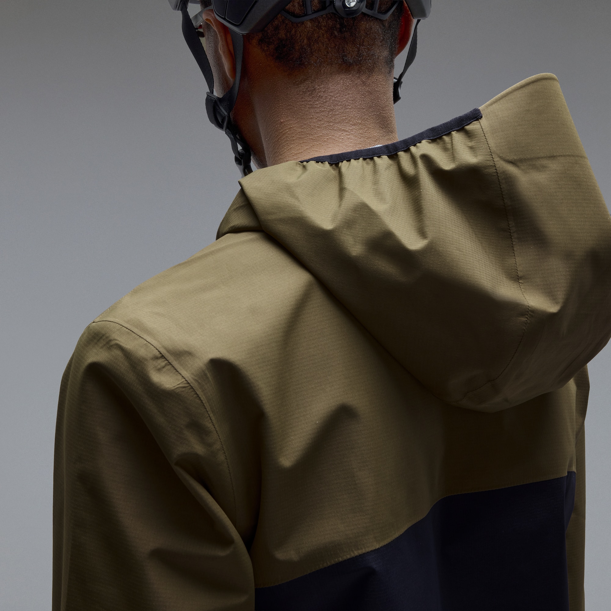 Oakley Elements Shell Jacket 2.0 in Army Green | Oakley® US