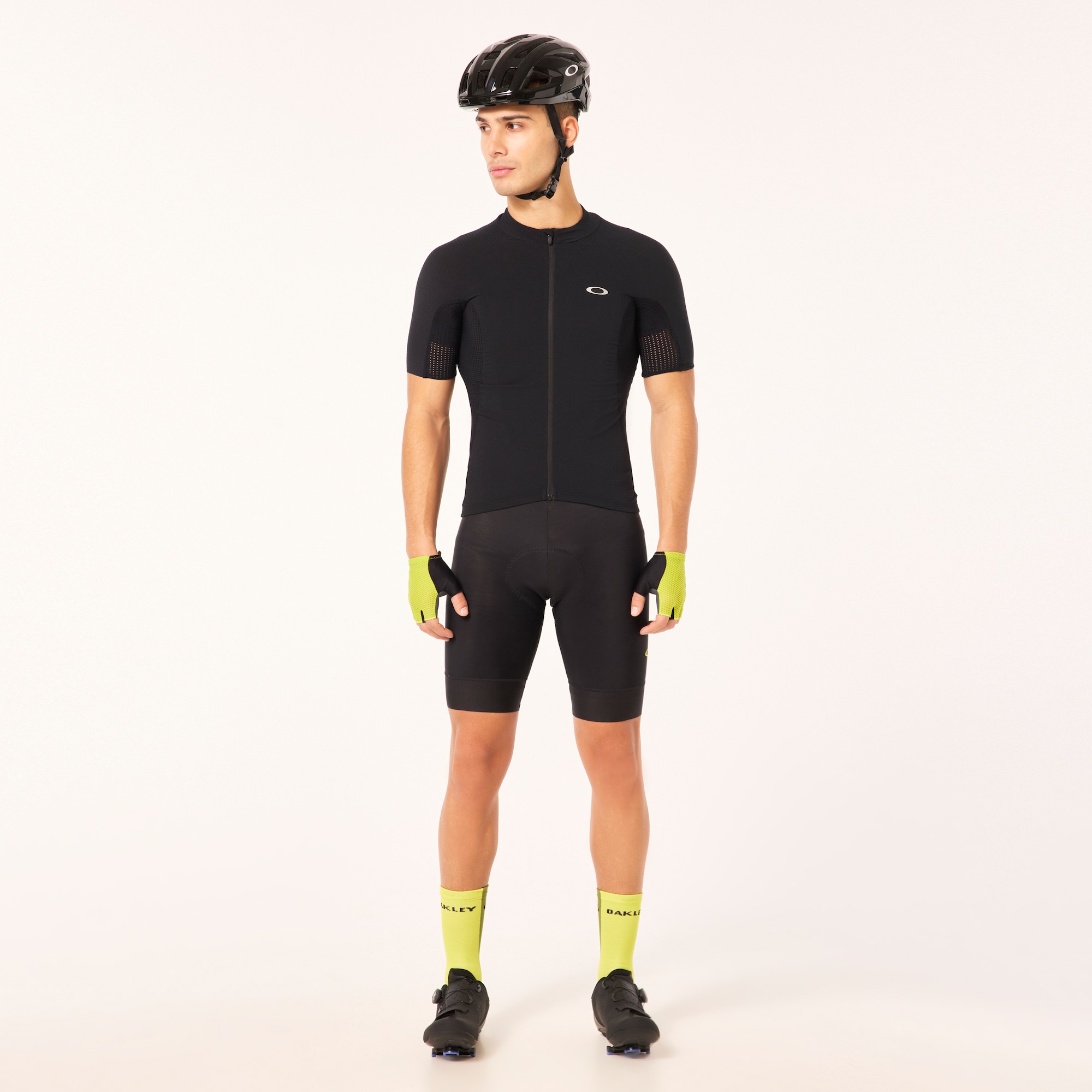 Oakley Endurance Ultra Vented Jersey in Blackout | Oakley® JP