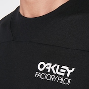 Cascade Trail Tee - Blackout