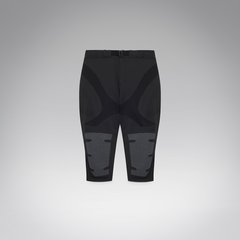 Latitude Veil 3/4 Short - Pitch Black