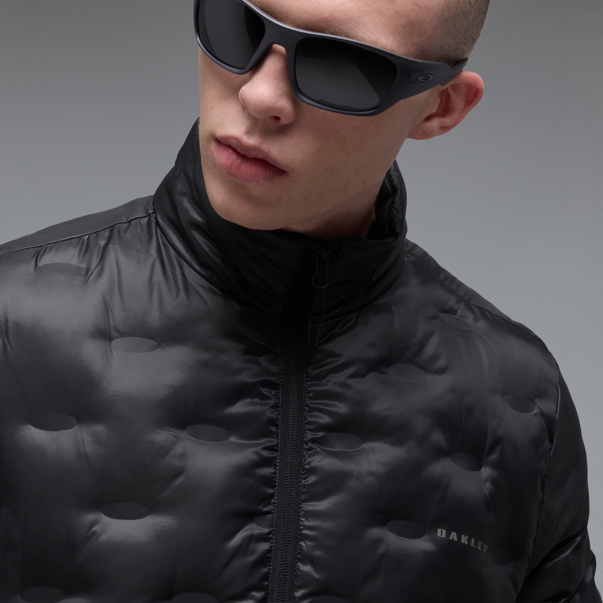 Oakley Whirl Szn Jacket in Pitch Black | Oakley® US