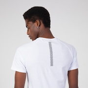 Camiseta Masc Mod Fp Octo B1B Logo Ss Tee - White