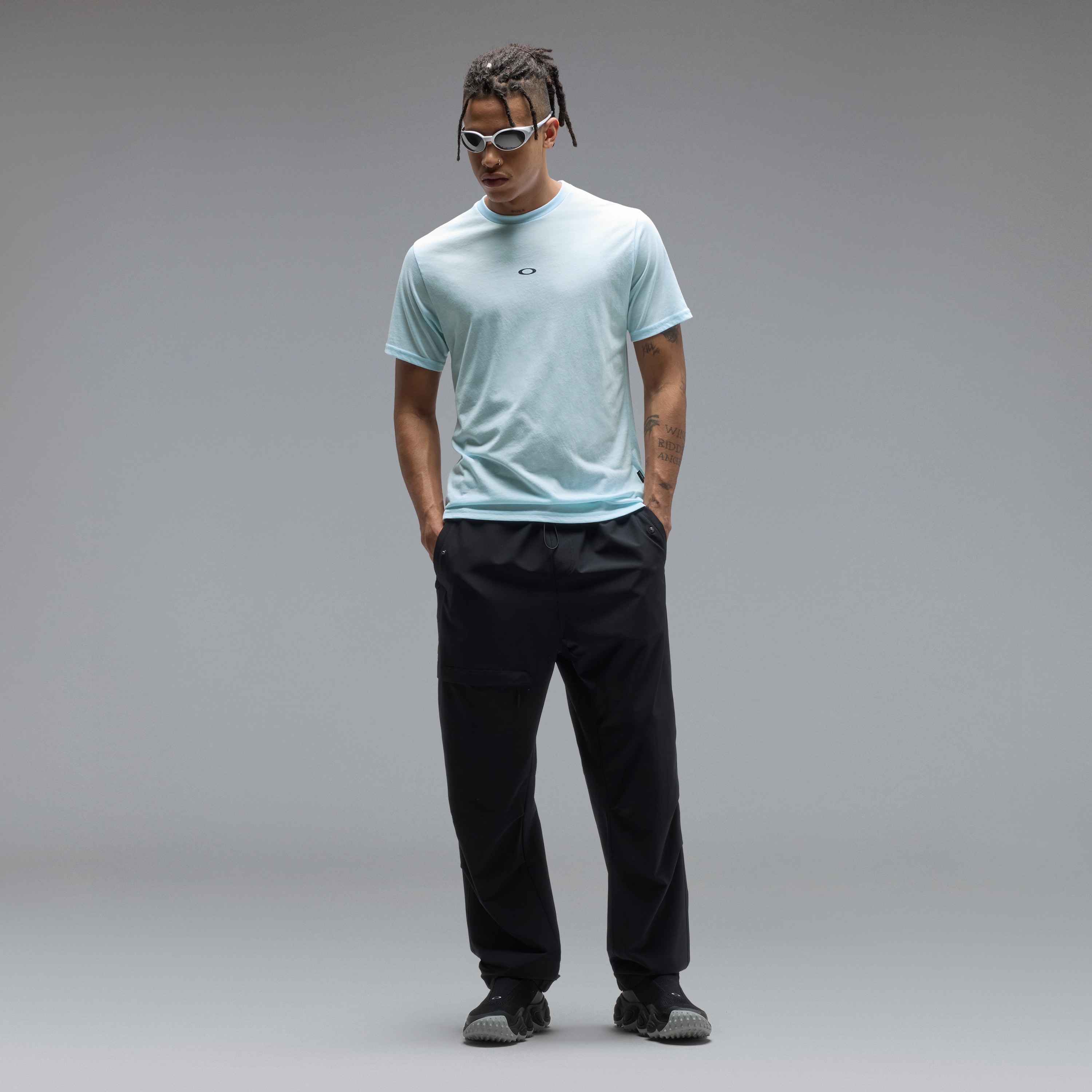 Oakley Men's Waterscape Hibiscus Tee Size: