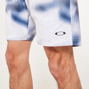 Striking Wind Shorts 7.0 - White Print