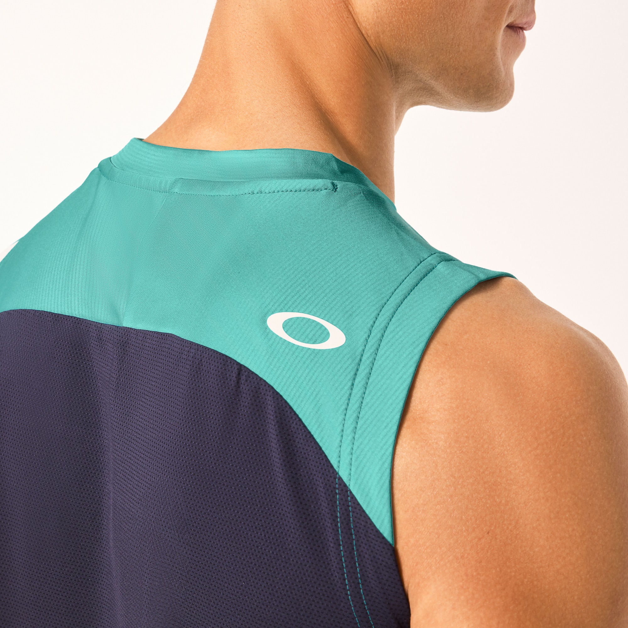 Oakley Enhance Tech Cold Ns Crew 2.0 in Teal Blue | Oakley® JP