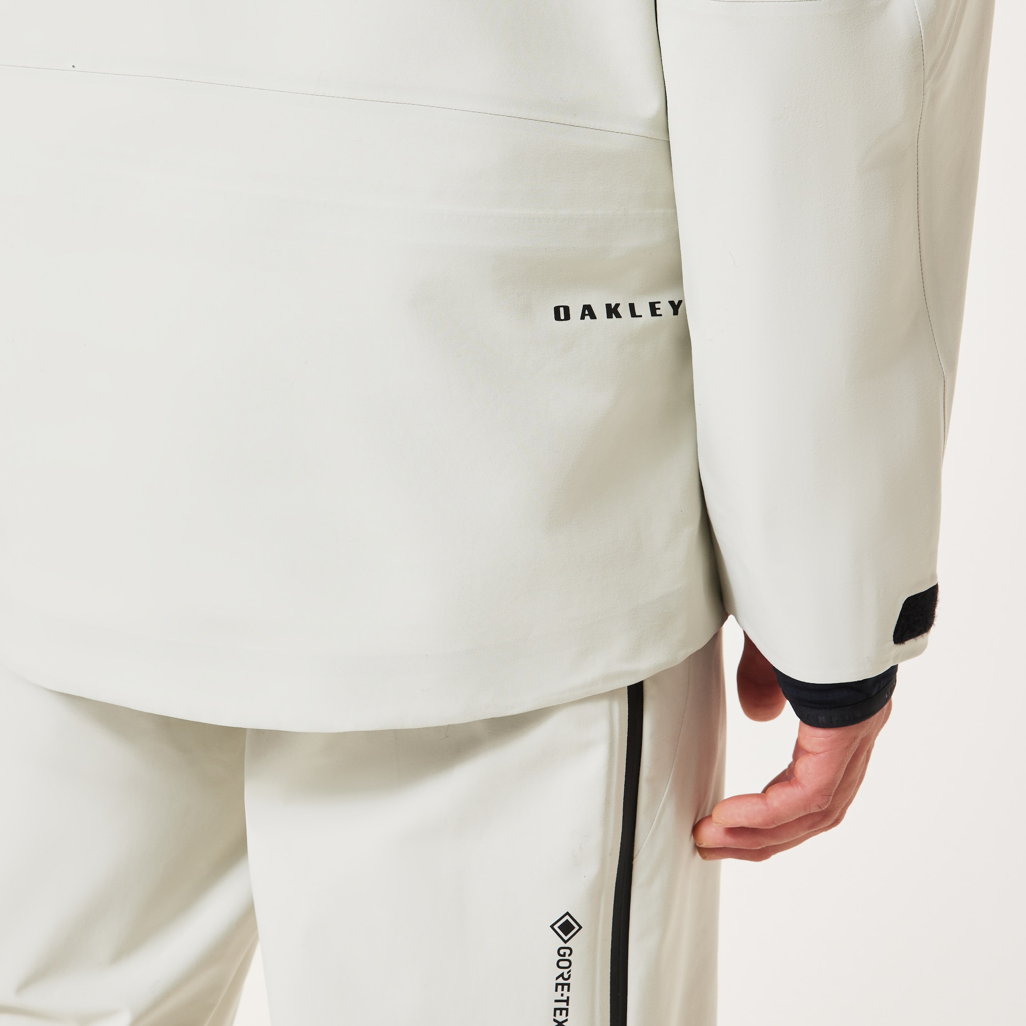 Oakley Bowls Gore-Tex Shell Jacket in Mist | Oakley® US